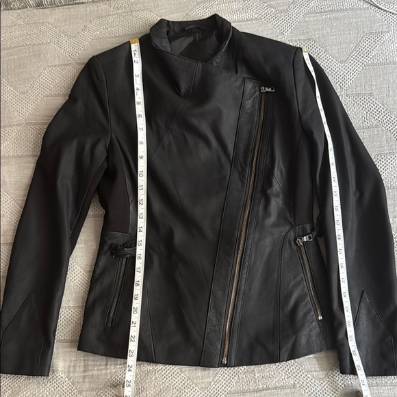 Via Spiga Black Leather Jacket with Streamlined Design - Picture 4 of 9